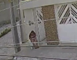 Asyik Duduk Santai Depan Rumah, Amanda Tertimpa Atap hingga Meninggal