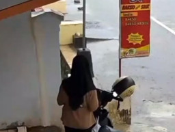 Sedang Berteduh, Motor Siswi Dirampas Empat Begal 