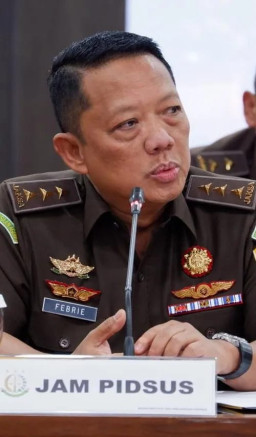 KPK Diminta Periksa Jampidsus, Terkait Lelang Saham PT GBU