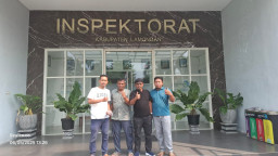 Bukti Tambahan Dugaan Korupsi Dana Desa Sedayulawas Diserahkan ke Inspektorat