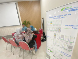 BPJAMSOSTEK Surabaya Tanjung Perak Edukasi JMO di Terminal Teluk Lamong