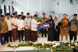 Harapan Mbak Vinanda Hadiri Penyerahan 2 Unit Mobil Operasional Hasil Sedekah Kemanusian