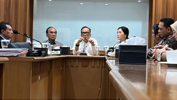 Soroti Dugaan Pelecehan yang Dilakukan Eks Rektor UP, Dua Wamen Datangi Kampus