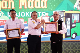 Dukung Layanan Non Tunai di Trans Jatim, Bank Jatim Raih Apresiasi