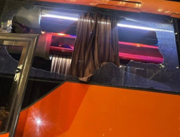 Usai Kalahkan Arema FC 0-3 di Kanjuruhan, Bus Persik Kediri Dilempari Batu