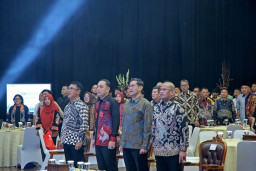 Wali Kota Surabaya Inisiasi Kolaborasi Digital Antar Kota di Forum Komdigi Munas APEKSI 2025