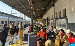 Kertas Tiket Kereta Api Diganti Teknologi Pengenal Wajah