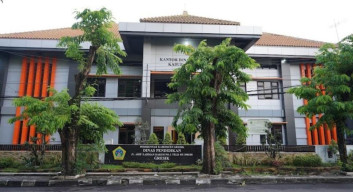 Semua Sekolah di Gresik, Dilarang Gelar  Berwisata ke Luar Kota