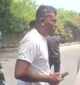 Air India Jatuh dan Meledak, Vishwashkumar Ramesh Keluar dari Puing Pesawat sambil Jalan Santai