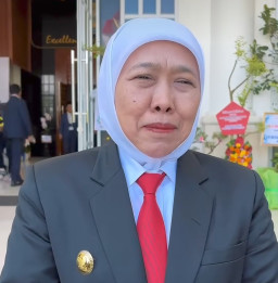 Dipanggil KPK, Khofifah ke China