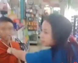 Diduga Sering Maksa Minta Uang, Seorang Remaja Dibogem Emak-Emak di Mall