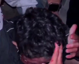 Sok-sokan Bawa Sajam, Anggota Gangster Merengek Minta Ampun saat Digebuk Massa