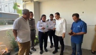 Sidak RSUD dr. Soewandhie, Wali Kota Surabaya Instruksikan Penataan Parkir untuk Atasi Kemacetan