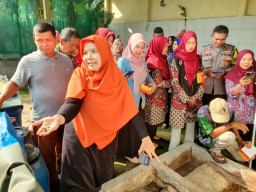 Dini Inayati dan Warga Bergerak Jadikan Progam Zero Waste di Sendang Mulyo