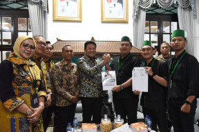 HMI Cabang Sidoarjo Peduli Pembangunan Sidoarjo, Bupati Sambut dengan Baik