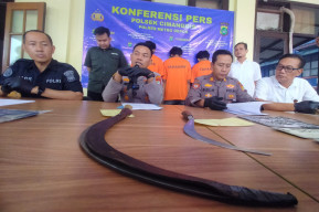 Polisi Ringkus Komplotan Begal Bersajam di Depok, Satu Masih Buron