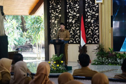 Bupati Harapkan Guru Tingkatkan Mutu Pendidikan