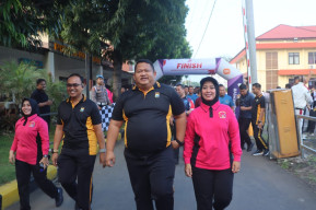 Olahraga Bersama Warnai Peringatan Hari Bhayangkara ke-79 di Mapolres Pasuruan