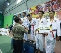Atlet Polres Batu Raih Medali Kejuaraan Bela Diri Polri Kapolda Jatim Cup 2025