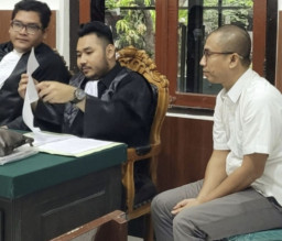 Divonis 2,5 Tahun Penjara, Dominikus Terbukti Edarkan Ribuan Botol Miras Impor Ilegal Tanpa Cukai
