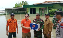 Tinjau Banjir Kali Lamong di Benjeng Gresik, Sekda Jatim: Persoalannya di Krisis Iklim
