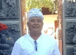 Nunggu Istri Beli Mie di Warung, Budiasa Ditabrak Truk yang Remnya Blong