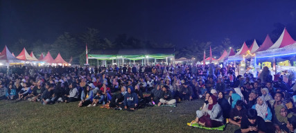 Ribuan Warga Banjiri Lapangan Mojopurno, Ada Apa?