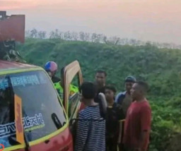 Empat Mahasiswa Naik Betor Tabrak Truk karena Hindari Lubang Jalan, 2 Meninggal