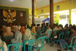 Perangi Rokok Ilegal, Kominfo Ponorogo Sobo Kelurahan