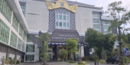 KPK Periksa Mantan Ajudan Mendiang Bupati Lamongan, Fadeli