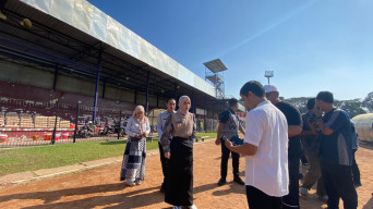 Tinjau Perbaikan Stadion Brawijaya, Mbak Wali: Pertahankan Home Base Persik Kediri