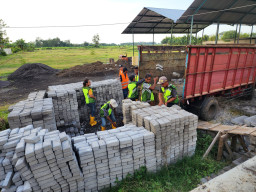 Berhasil Sulap FABA Jadi Peluang Usaha, PLN UIT JBM Beri Bantuan TJSL pada BUMDES di Paiton