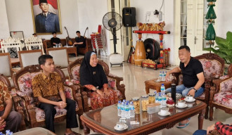 Bupati Ponorogo Bantu Biaya Kuliah Pemuda Berprestasi yang Diterima di ITB