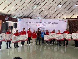 Bank Jatim Serahkan Banyak CSR untuk Masyarakat Bojonegoro