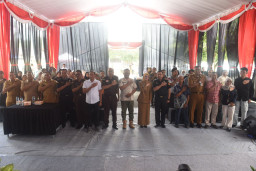 Wali Kota Kediri Ajak Pemilik Warung Tolak Rokok Ilegal