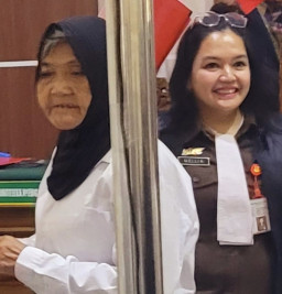 Mencuri iPhone di Tengah Keramaian, Soeprapti Kini Menunggu Putusan Hakim