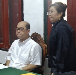 Henry Wibowo Didakwa Tipu Gelap Rp 6,2 Miliar, Nama Istri Terseret