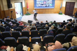 Marak Guru Dilaporkan, Wali Kota Eri: Ajak Dialog, Bukan Langsung Lapor Polisi