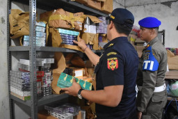 Satpol PP Surabaya dan Bea Cukai Sidoarjo Sita 500 Ribu Batang Rokok Ilegal di Dua Kecamatan