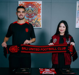 Jens Raven Resmi Gabung Bali United