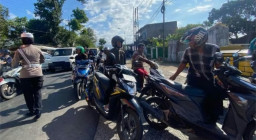 Kelangkaan BBM Kian Parah, Guru Honorer di Bondowoso Teriak Minta WFH 