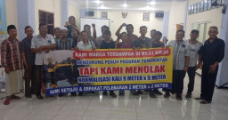 Ratusan Warga Tolak Penggusuran, Normalisasi Sungai di Tambak Asri Surabaya Picu Gejolak