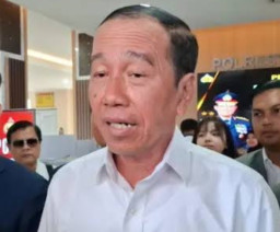 Ijazahnya Dituding Palsu, Jokowi: Ada Orang Besar yang Memback Up