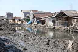 Pemkot Surabaya Gencarkan Sosialisasi Penertiban Bangunan Liar Tahap Dua di Kalianak