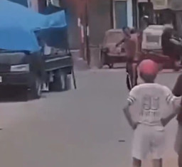 Pria Diduga ODGJ Mengamuk di Jalan lalu Nekat Lukai Leher Sendiri