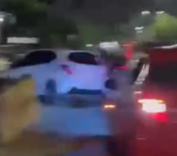 Diduga Pecah Ban, Empat Cewek Mabuk Alami Kecelakaan di Kendari