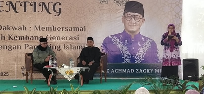 Wali Murid SD Ta'miriyah Surabaya, Cari Solusi Parenting Islami bersama Ustadz Zacky Mirza