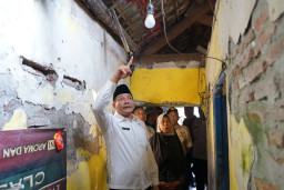 Bupati Sidoarjo Subandi Kunjungi Rumah Tidak Layak Huni di Bluru Kidul dan Magersari