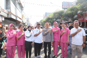 Kapolres Kediri Kota dan Wali Kota Kediri Tinjau Gerakan Pangan Murah di CFD Doho