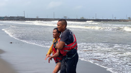 Kapal Nelayan Pencari Benur Terbalik di Perairan Teluk Penyu Cilacap, Dua ABK Selamat